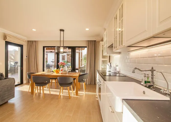 Luxury Private With Heated Pool And Amazing Ocean View *