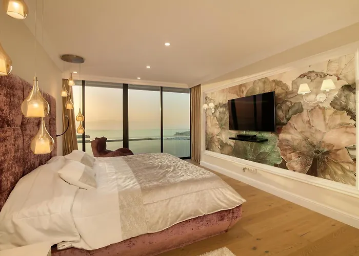 Luxury Private With Heated Pool And Amazing Ocean View